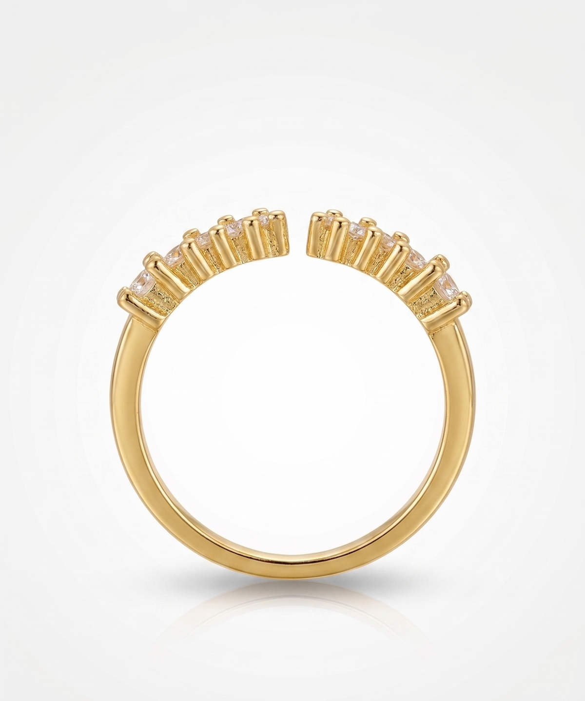 Anti-tarnish 18K gold-plated crystal cluster open band ring for women.