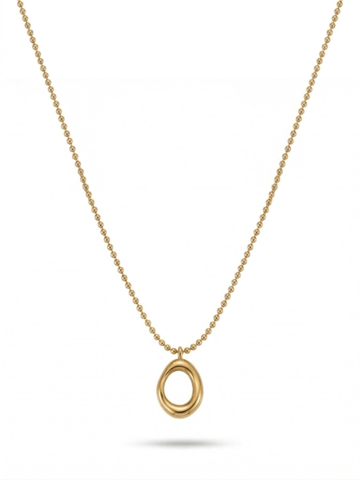 Anti-tarnish 18K gold-plated open oval pendant necklace.